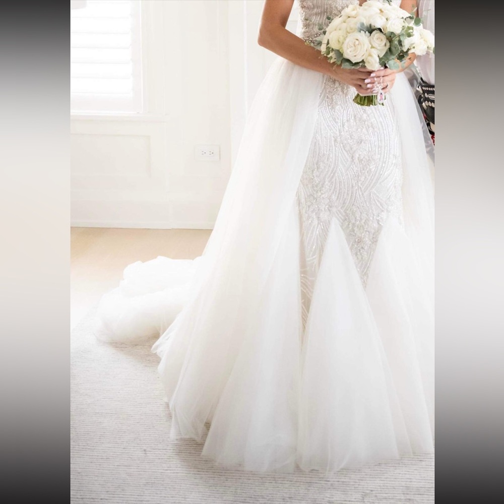 Havasu Overskirt by Pronovias 
*customized with belt attachment - Picture 3 of 5